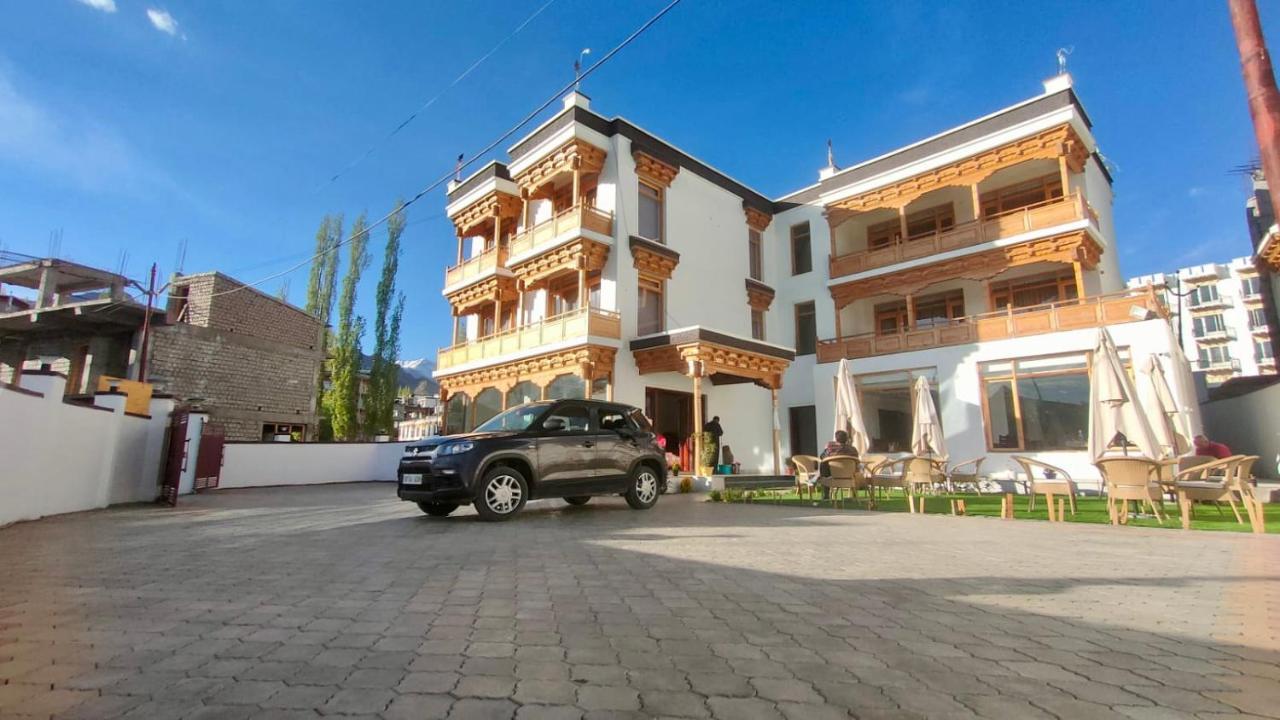 Lha-Zes Hotel Leh Buitenkant foto